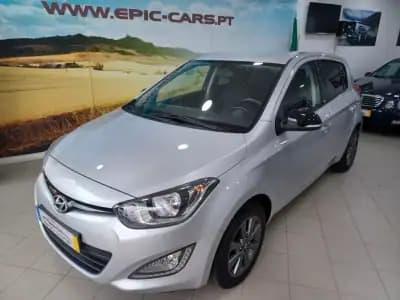 Vendo Hyundai i20 2014 - 9890 EUR, 101619 km - AUTO.MOTO.pt