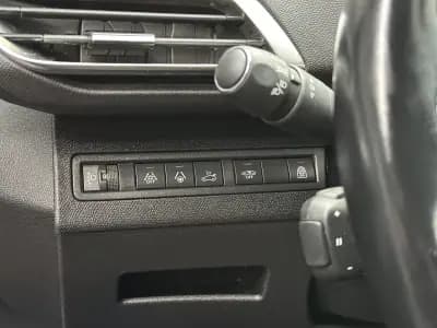 Sell Peugeot 5008 2021 - 24800 EUR, 142000 km - AUTO.MOTO.pt