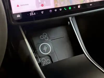 Vendo Tesla Model 3 2019 - 29900 EUR, 132895 km - AUTO.MOTO.pt