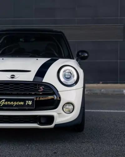 Vendo MINI Cooper 2015 - 19990 EUR, 135300 km - AUTO.MOTO.pt