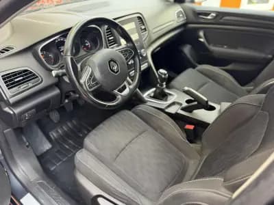 Vendo Renault Mégane 2019 - 16900 EUR, 105740 km - AUTO.MOTO.pt