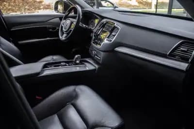 Vendo Volvo XC 90 2021 - 48990 EUR, 93199 km - AUTO.MOTO.pt