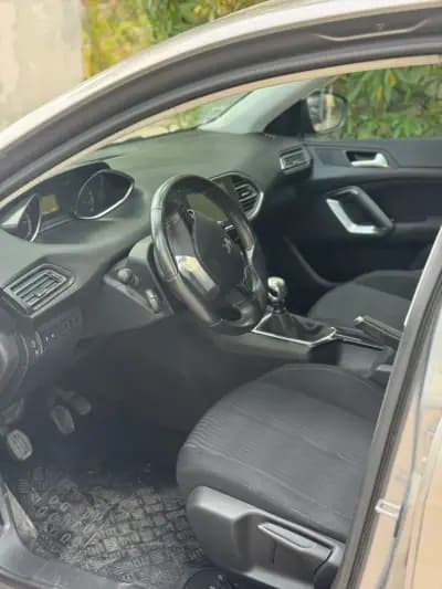 Sell Peugeot 308 SW 2014 - 11500 EUR, 199339 km - AUTO.MOTO.pt