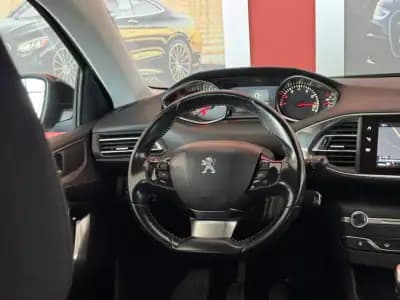 Vendo Peugeot 308 SW 2018 - 13500 EUR, 49820 km - AUTO.MOTO.pt
