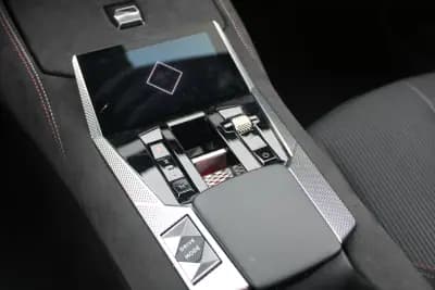 Vendo DS DS4 2024 - 29990 EUR, 10000 km - AUTO.MOTO.pt