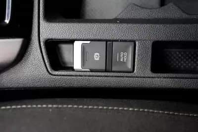 Vendo Volkswagen T-Roc 2023 - 21990 EUR, 70000 km - AUTO.MOTO.pt