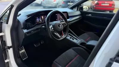 Vendo Volkswagen Golf 2021 - 39900 EUR, 55600 km - AUTO.MOTO.pt