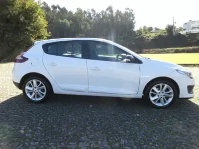 Vendo Renault Mégane 2015 - 8990 EUR, 198000 km - AUTO.MOTO.pt