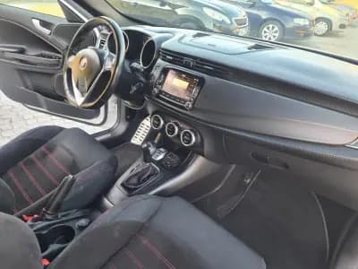 Sell Alfa Romeo Giulietta 2019 - 15790 EUR, 146000 km - AUTO.MOTO.pt