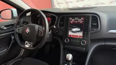Vendo Renault Mégane 2021 - 13900 EUR, 179000 km - AUTO.MOTO.pt
