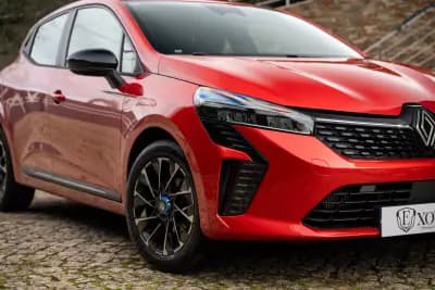 Vendo Renault Clio 2025 - 17900 EUR, 6300 km - AUTO.MOTO.pt