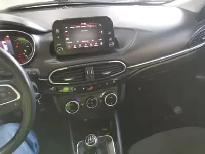 Vendo Fiat Tipo Station Wagon 2021 - 11490 EUR, 139989 km - AUTO.MOTO.pt