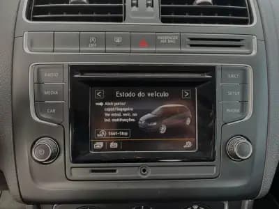 Vendo Volkswagen Polo 2015 - 8750 EUR, 140000 km - AUTO.MOTO.pt