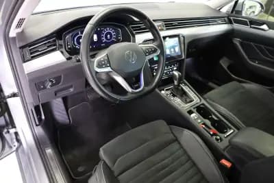 Vendo Volkswagen Passat Variant 2021 - 25990 EUR, 70682 km - AUTO.MOTO.pt
