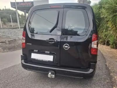 Sell Opel Combo 2020 - 19250 EUR, 79784 km - AUTO.MOTO.pt