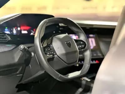 Sell Peugeot 308 2022 - 21900 EUR, 19254 km - AUTO.MOTO.pt