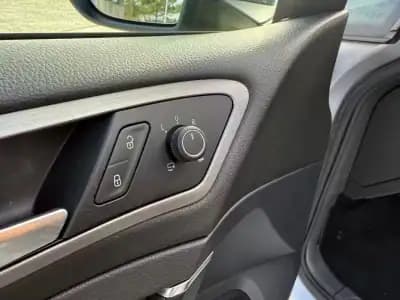 Vendo Volkswagen Golf 2016 - 16490 EUR, 148200 km - AUTO.MOTO.pt