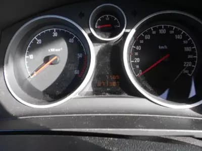 Vendo Opel 1204 2013 - 11900 EUR, 71387 km - AUTO.MOTO.pt