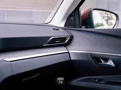 Vendo Peugeot 3008 2018 - 15990 EUR, 154712 km - AUTO.MOTO.pt