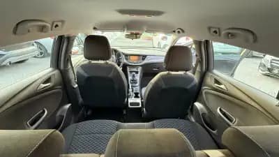 Vendo Opel Astra Sports Tourer 2021 - 11640 EUR, 149717 km - AUTO.MOTO.pt