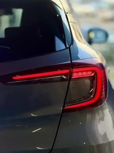 Vendo Renault Captur 2024 - 18950 EUR, 53000 km - AUTO.MOTO.pt