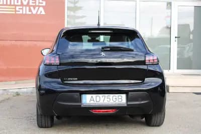 Sell Peugeot e-208 2020 - 13990 EUR, 144000 km - AUTO.MOTO.pt