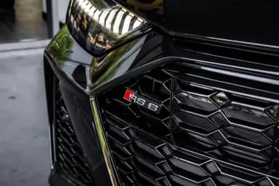 Vendo Audi RS6 Avant 2021 - 114000 EUR, 74634 km - AUTO.MOTO.pt