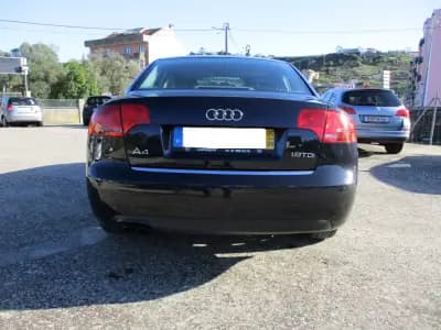 Vendo Audi A4 2005 - 5900 EUR, 290000 km - AUTO.MOTO.pt