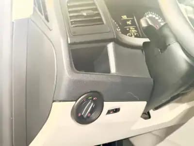 Sell Volkswagen Transporter 2018 - 18900 EUR, 174120 km - AUTO.MOTO.pt