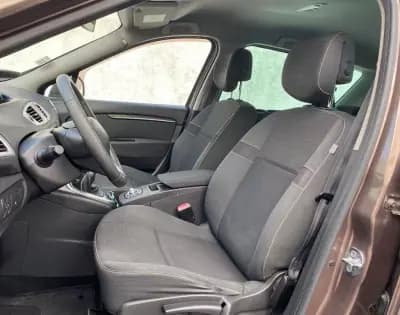 Vendo Renault Scénic 2010 - 7240 EUR, 176000 km - AUTO.MOTO.pt