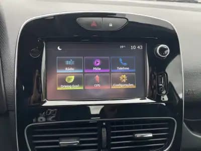 Vendo Renault Clio 2018 - 9600 EUR, 193898 km - AUTO.MOTO.pt