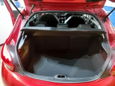 Sell Peugeot 208 2018 - 12490 EUR, 61000 km - AUTO.MOTO.pt