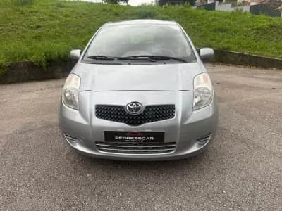 Vendo Toyota Yaris 2006 - 7450 EUR, 168000 km - AUTO.MOTO.pt