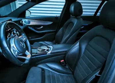 Vendo Mercedes-Benz C 300 2020 - 28950 EUR, 166000 km - AUTO.MOTO.pt