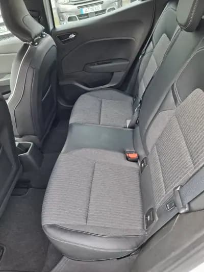 Sell Renault Clio 2021 - 17000 EUR, 58800 km - AUTO.MOTO.pt