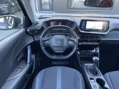Sell Peugeot 2008 2021 - 16850 EUR, 43376 km - AUTO.MOTO.pt