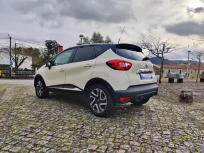 Vendo Renault Captur 2017 - 11700 EUR, 107123 km - AUTO.MOTO.pt
