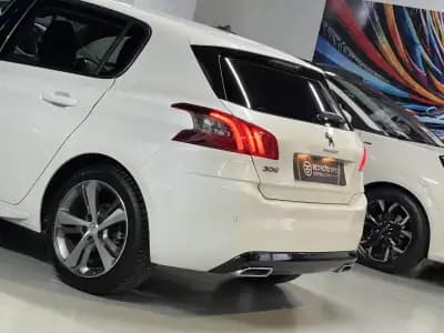 Vendo Peugeot 308 2019 - 11990 EUR, 106000 km - AUTO.MOTO.pt