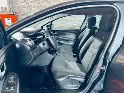 Vendo Renault Clio 2017 - 13990 EUR, 104061 km - AUTO.MOTO.pt