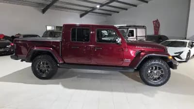 Sell Jeep Gladiator 2021 - 59900 EUR, 125181 km - AUTO.MOTO.pt