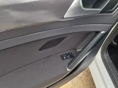 Vendo Volkswagen Golf 2019 - 18999 EUR, 139668 km - AUTO.MOTO.pt