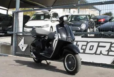 Sell Piaggio Vespa 2013 - 11000 EUR, 2700 km - AUTO.MOTO.pt