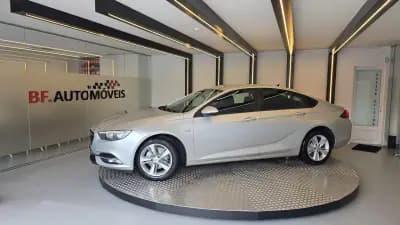 Sell Opel Insignia Grand Sport 2018 - 12900 EUR, 149839 km - AUTO.MOTO.pt
