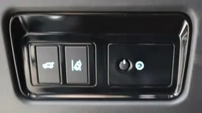 Sell Jaguar F-Pace 2018 - 33900 EUR, 70000 km - AUTO.MOTO.pt