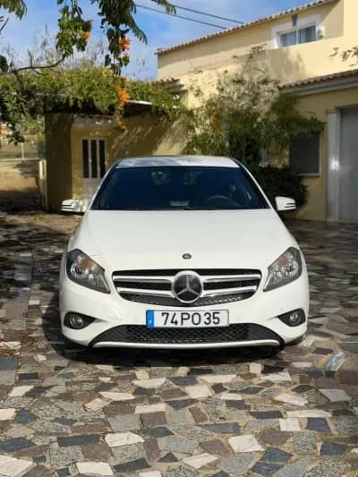Vendo Mercedes-Benz A 180 2015 - 15900 EUR, 195815 km - AUTO.MOTO.pt