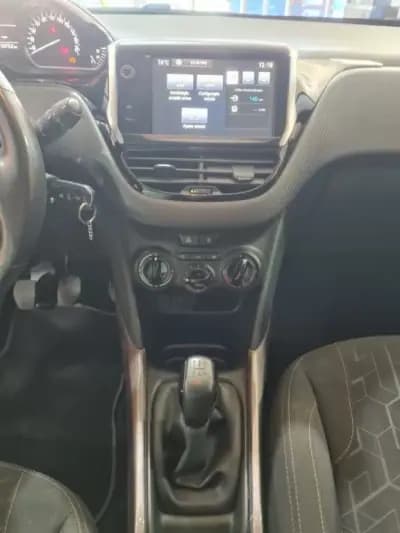 Vendo Peugeot 2008 2015 - 8900 EUR, 153000 km - AUTO.MOTO.pt
