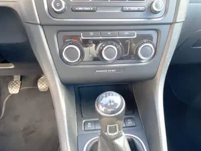 Vendo Volkswagen Golf Cabriolet 2012 - 12950 EUR, 155108 km - AUTO.MOTO.pt