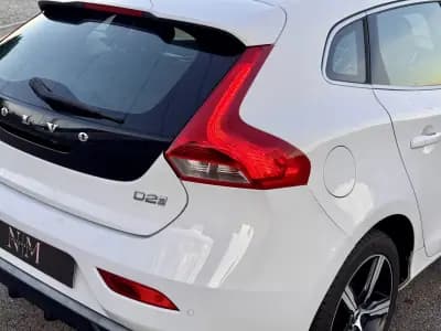 Vendo Volvo V40 2017 - 17990 EUR, 115000 km - AUTO.MOTO.pt