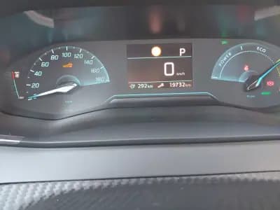 Sell Peugeot e-208 2022 - 20980 EUR, 19000 km - AUTO.MOTO.pt