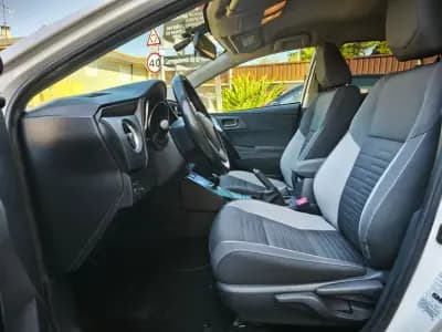 Sell Toyota Auris 2016 - 14900 EUR, 160000 km - AUTO.MOTO.pt